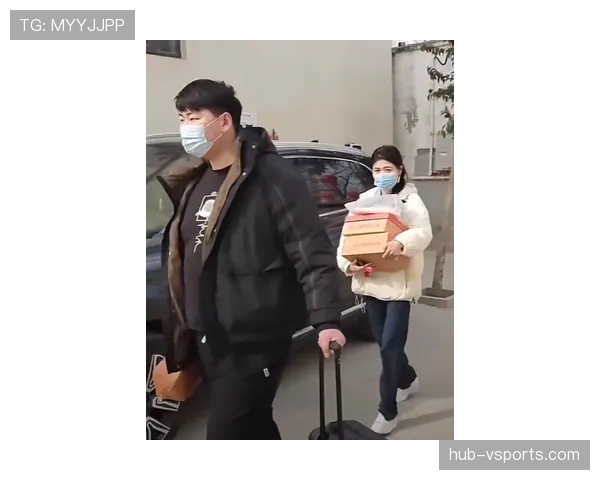 刚刷到石智勇回家那段，随手脱外套衣橱里一排名牌，我的钱包沉默了